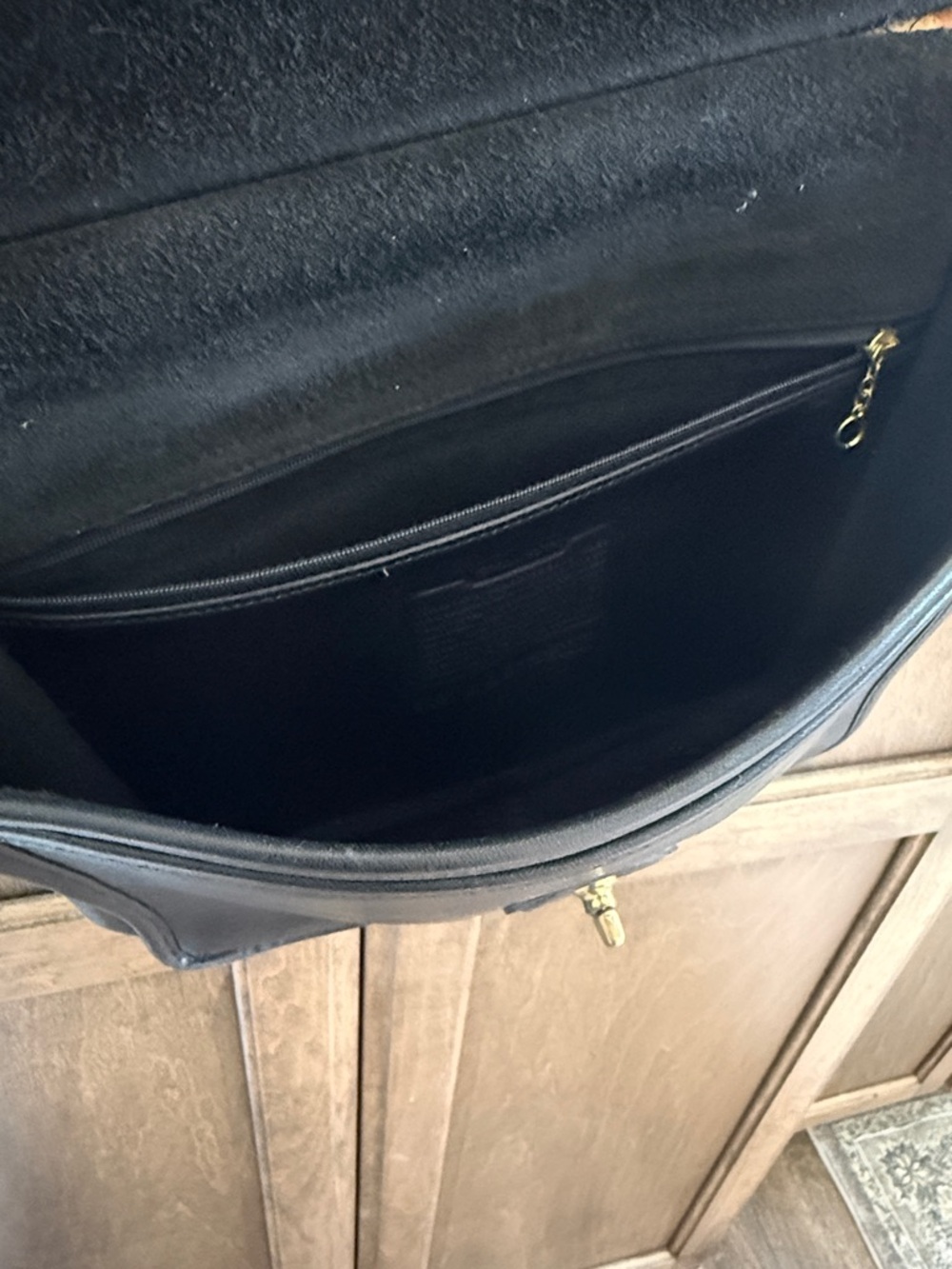Coach Authentic Vintage Willis Bag. Black Leather. Brass Hardware. - Picture 13 of 14